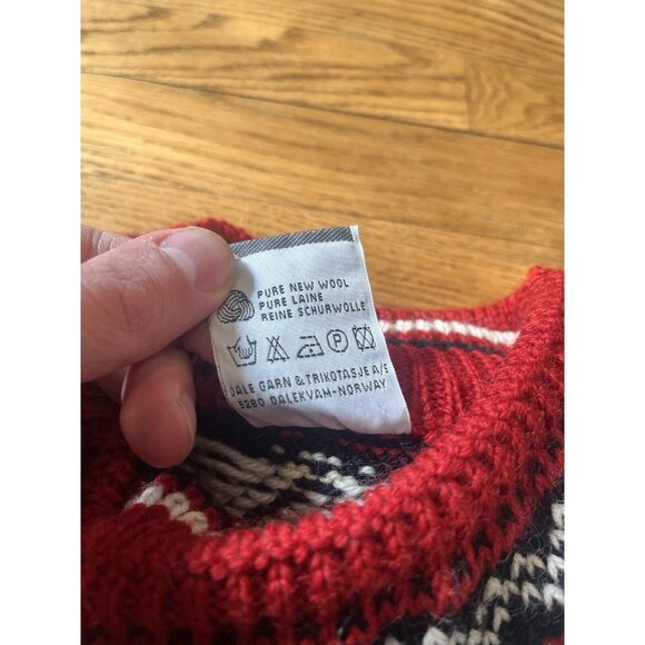 Vintage Dale of Norway Sweater Womans One Size Wool Red White Pull Over Winter - Picture 5 of 11